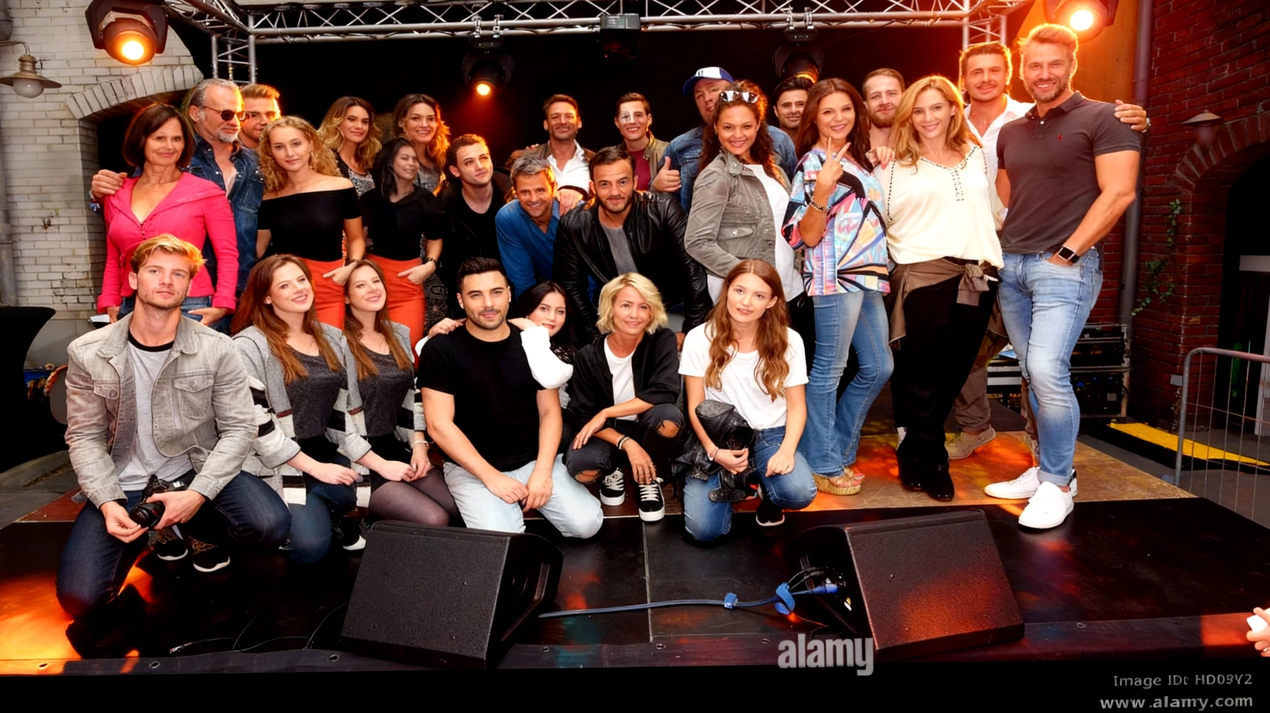 Unter uns2025-12-06T05:41:39.985Z"